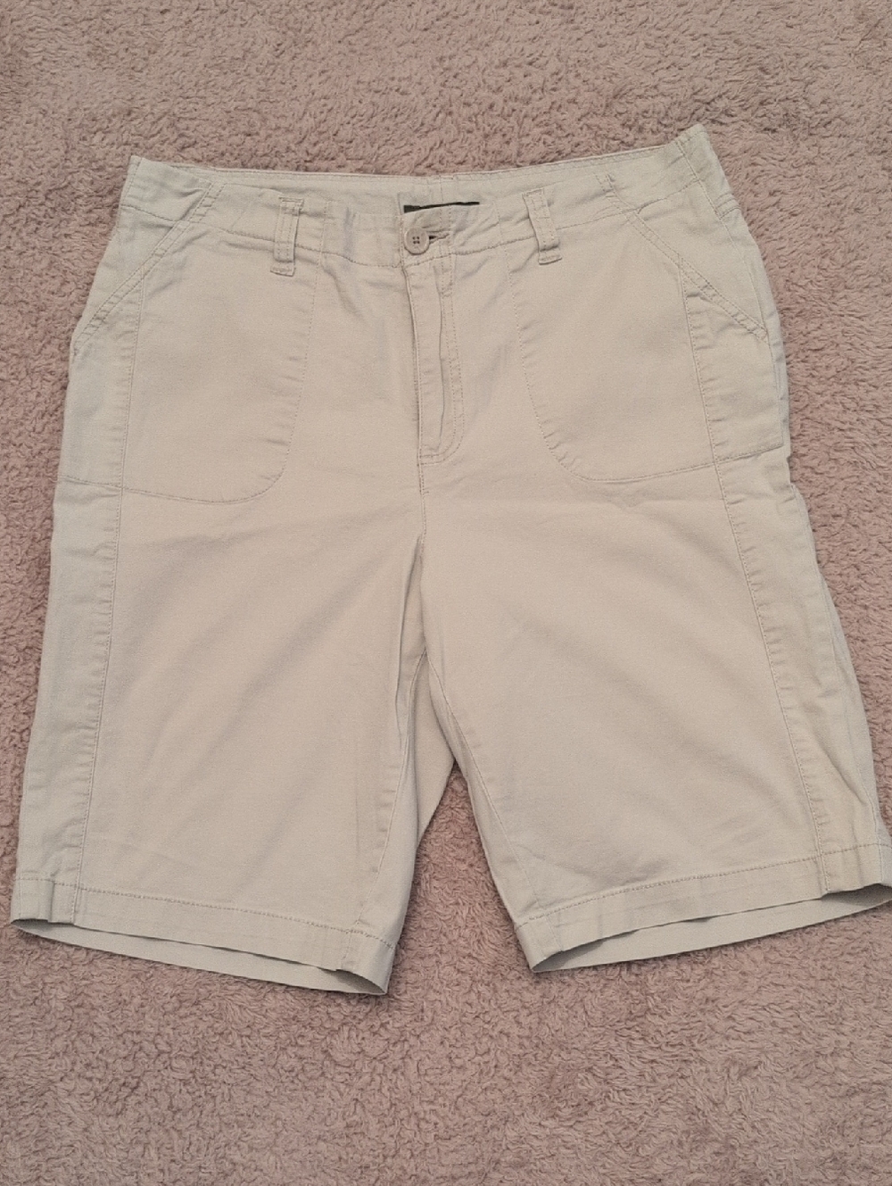 Mountain Lake Light Khaki Bermuda Shorts Size 12